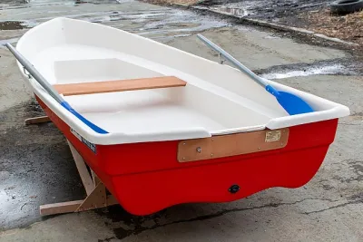 Лодка ВИЗА Нейва-4