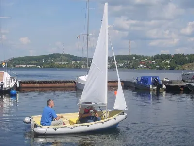 Каютный катер ВИЗА Комби-305 обложка