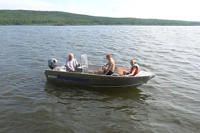 Лодка ВИЗА Алюмакс-435