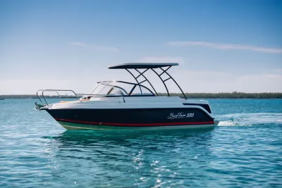 Катер BOSSFORR 580 HT OPEN обложка