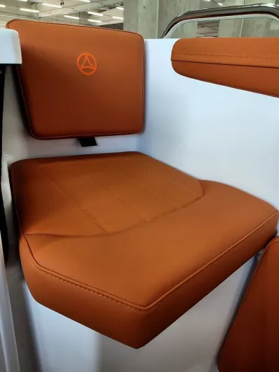 Каютный катер BOSSFORR 580 HT OPEN обложка