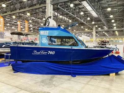 Лодка BOSSFORR 740 WEST cabine