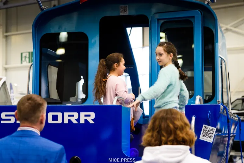 BOSSFORR 740 WEST cabine, фото: 60