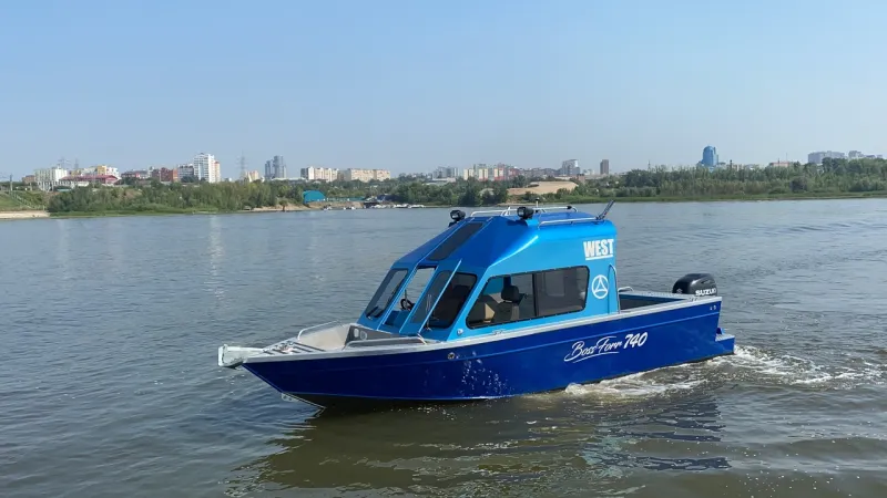 BOSSFORR 740 WEST cabine, фото: 5