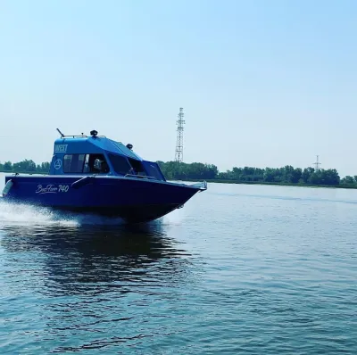 Каютный катер BOSSFORR 740 WEST cabine обложка