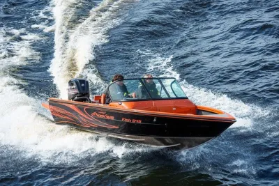 Каютный катер NorthSilver 545 Fish обложка