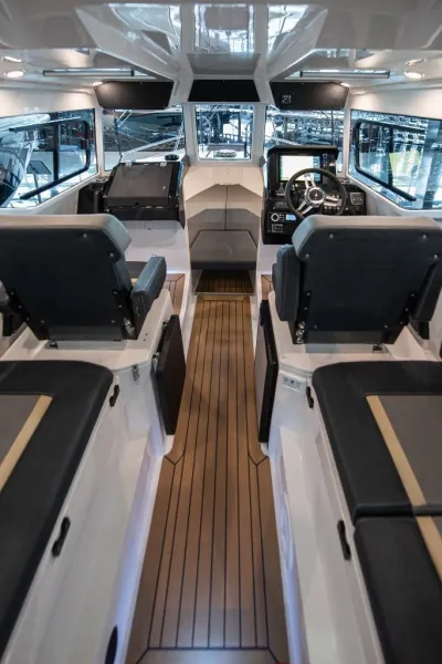 Лодка NorthSilver Star Cabin 655