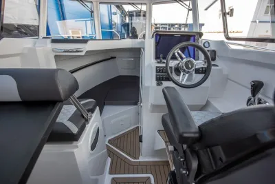 Каютный катер NorthSilver Star Cabin 780 обложка