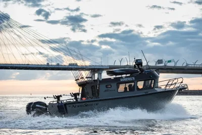 Каютный катер NorthSilver PRO 940 обложка