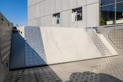 Лодка Apparel 750 Cabin