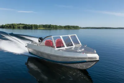 Моторная лодка Ёрш 3700 обложка