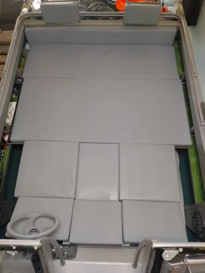 Каютный катер Ёрш 3700 обложка