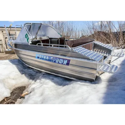 Алюминиевая лодка Вятка-Профи 40 обложка