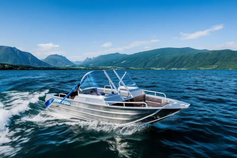 Моторная лодка Вятка-Профи 39 с открытой палубой, фото: 5