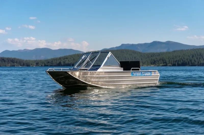 Моторная лодка Вятка-Профи 39 с открытой палубой, фото: 3