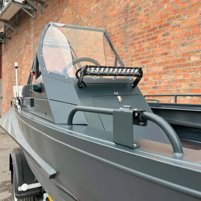 Лодка BRO S 4.2 консольная