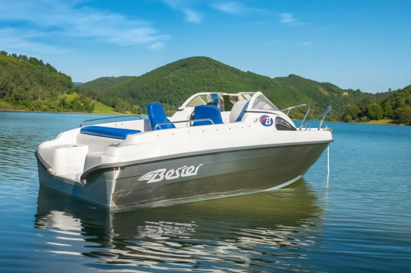 Пластиковая лодка Каютный катер BESTER-500A, фото: 5