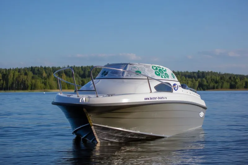 Пластиковая лодка Каютный катер BESTER-500A, фото: 3
