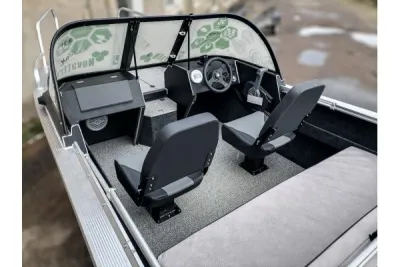 Лодка Bester-450DC