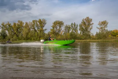 Каютный катер Волжанка 42 Scout обложка