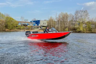 Каютный катер Волжанка 50 Fish обложка