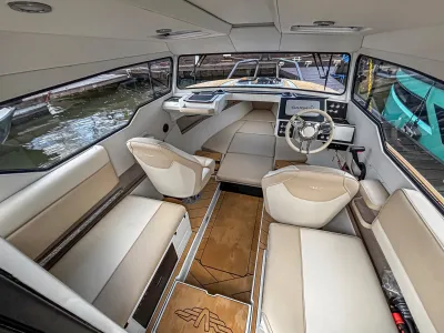 Каютный катер VOYAGER 600 Cabin 3 обложка