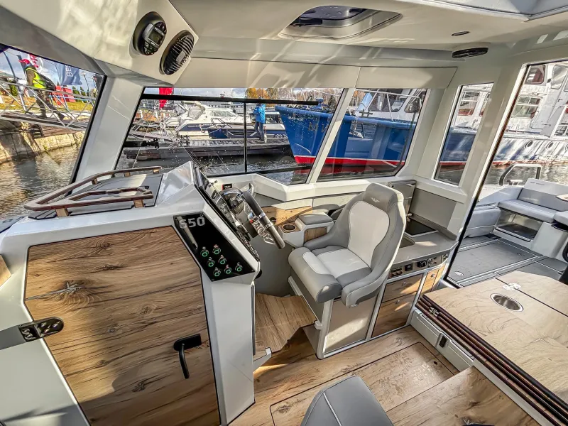 Катер Discovery 650, фото: 8