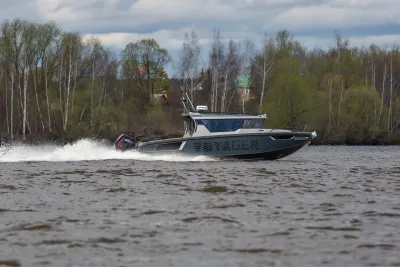 Каютный катер VOYAGER 850 Cabin обложка