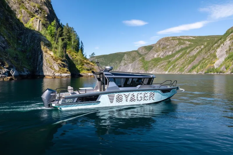 Катер VOYAGER 850 Cabin, фото: 8