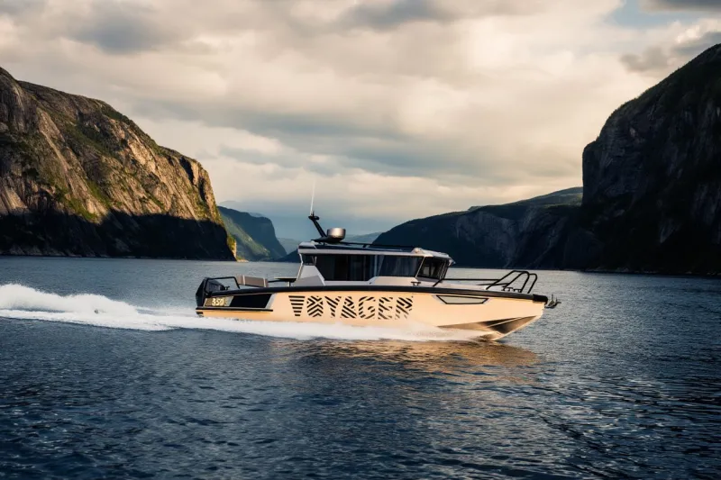 Катер VOYAGER 850 Cabin, фото: 4