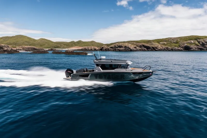 Катер VOYAGER 850 Cabin, фото: 1