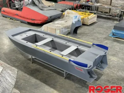 Лодка Jet 4500 (тунельная)