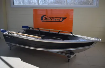 Лодка Wellboat-37
