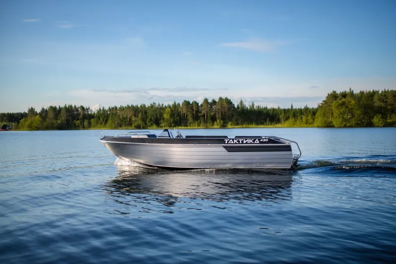 Дистанционная лодка Тактика 430, фото: 3