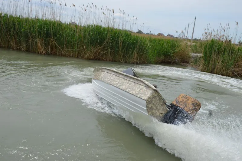 Пластиковая лодка Тунец-580, фото: 2