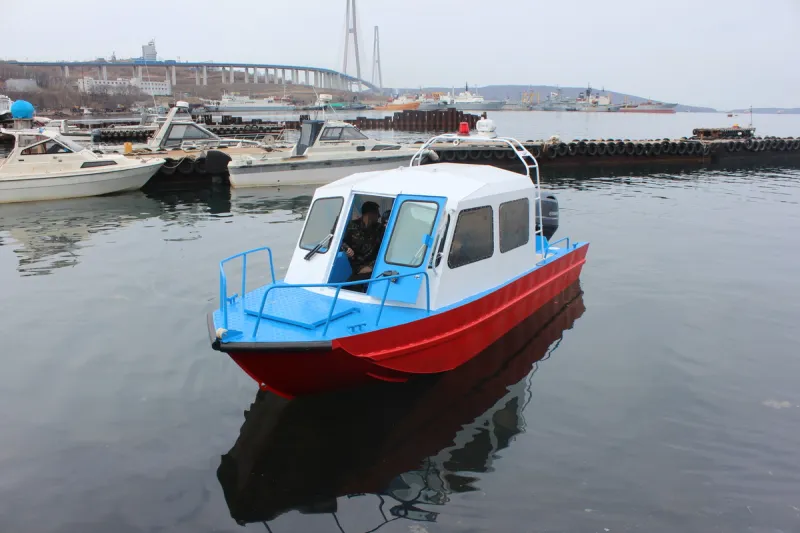 Пластиковая лодка Лазурный 21ВД, фото: 2