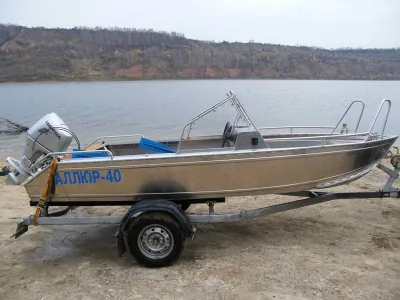 Лодка Аллюр-40-2К
