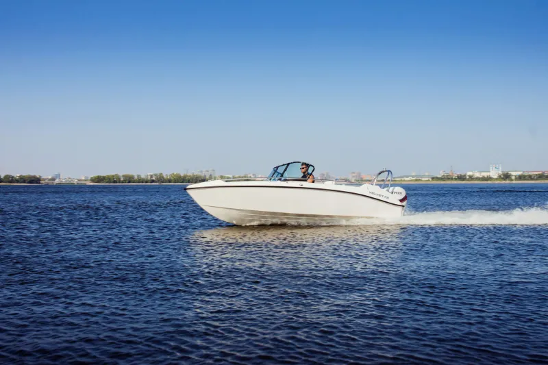 Пластиковая лодка Bowrider 18 Prime, фото: 1