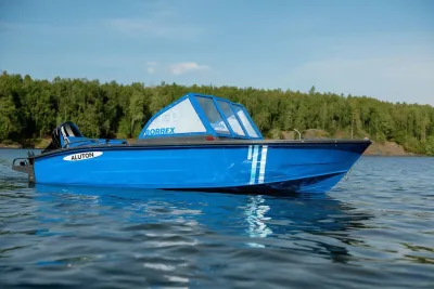 Алюминиевая лодка  Aluton 390DC обложка