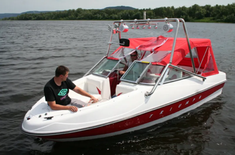 Пластиковая лодка TRIUMPH-BOWRIDER, фото: 1