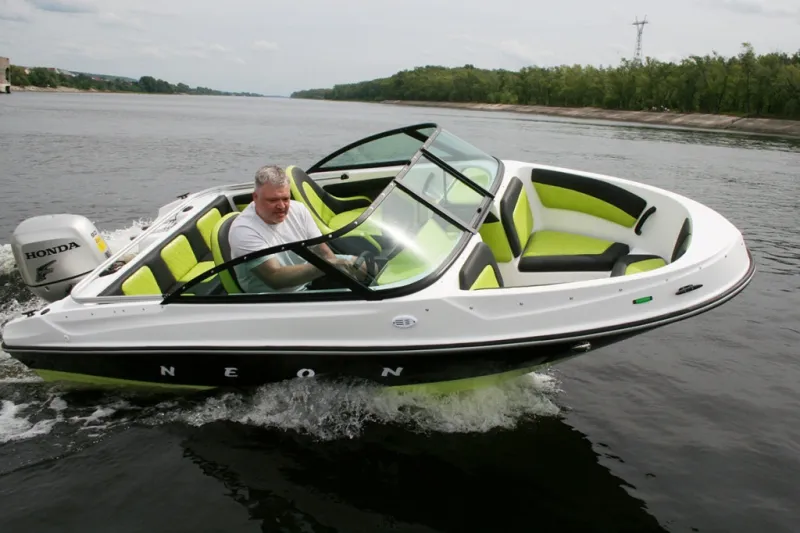 Пластиковая лодка NEON BOWRIDER, фото: 8