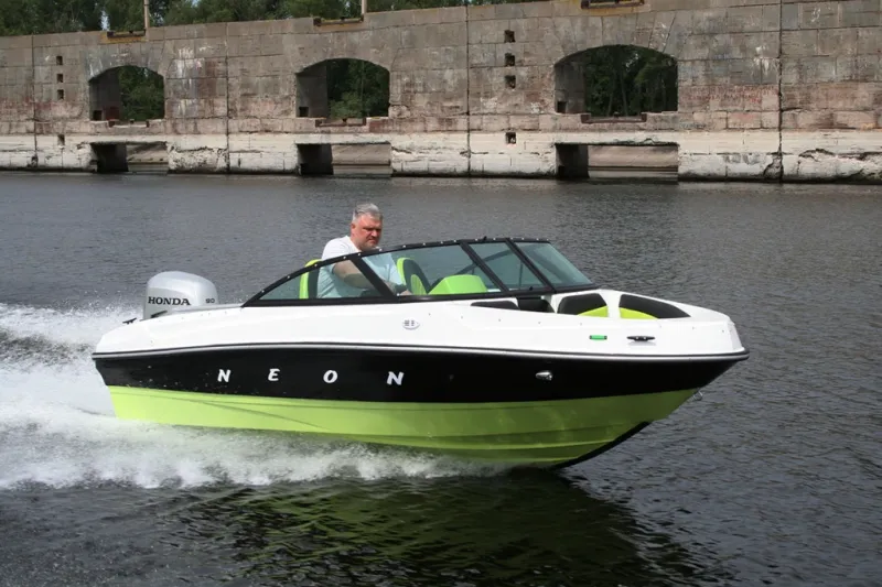 Пластиковая лодка NEON BOWRIDER, фото: 11