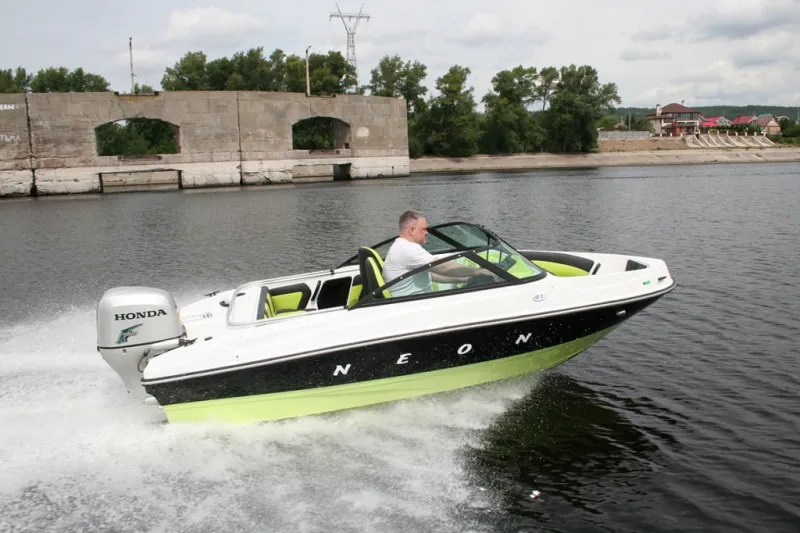 Пластиковая лодка NEON BOWRIDER, фото: 12