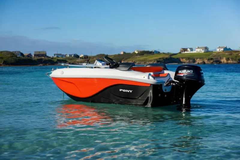 Каютный катер PONY, фото: 2