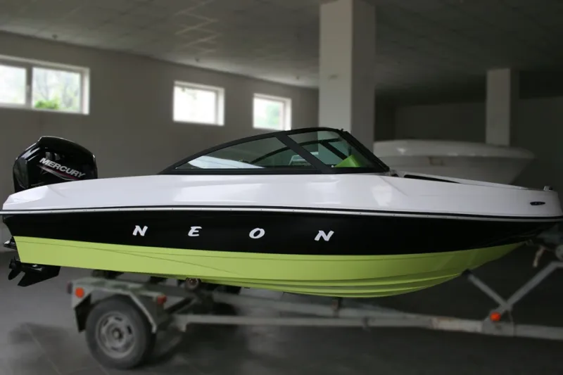 Пластиковая лодка NEON BOWRIDER NEW, фото: 11