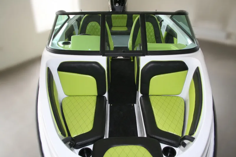 Пластиковая лодка NEON BOWRIDER NEW, фото: 9