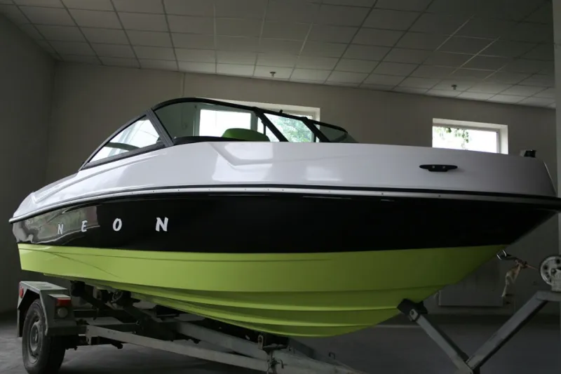 Пластиковая лодка NEON BOWRIDER NEW, фото: 8