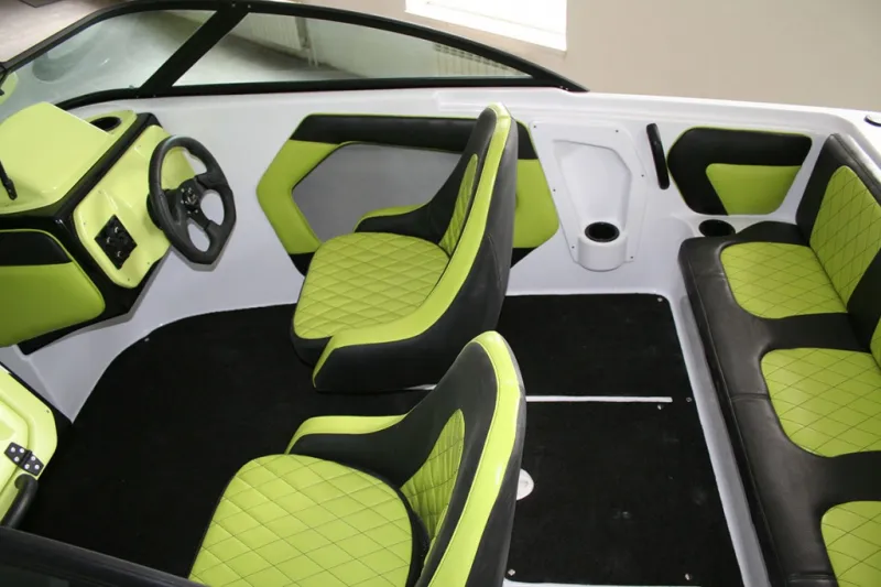 Пластиковая лодка NEON BOWRIDER NEW, фото: 7