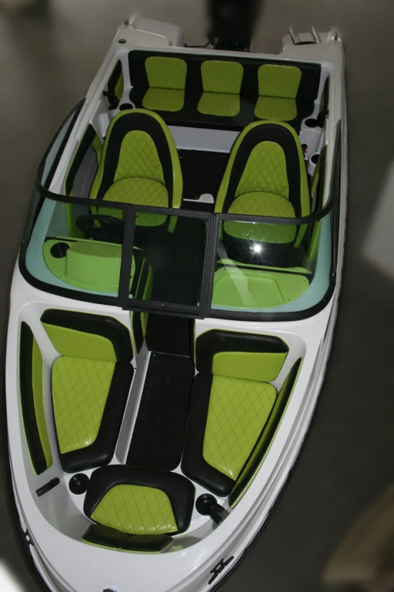 Пластиковая лодка NEON BOWRIDER NEW, фото: 3