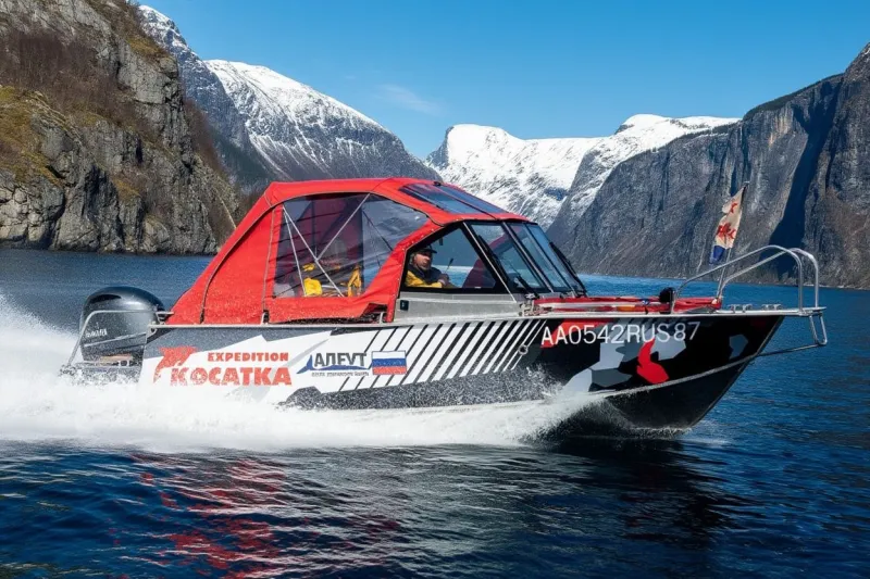 Каютный катер ALEUT K650 DC, фото: 2